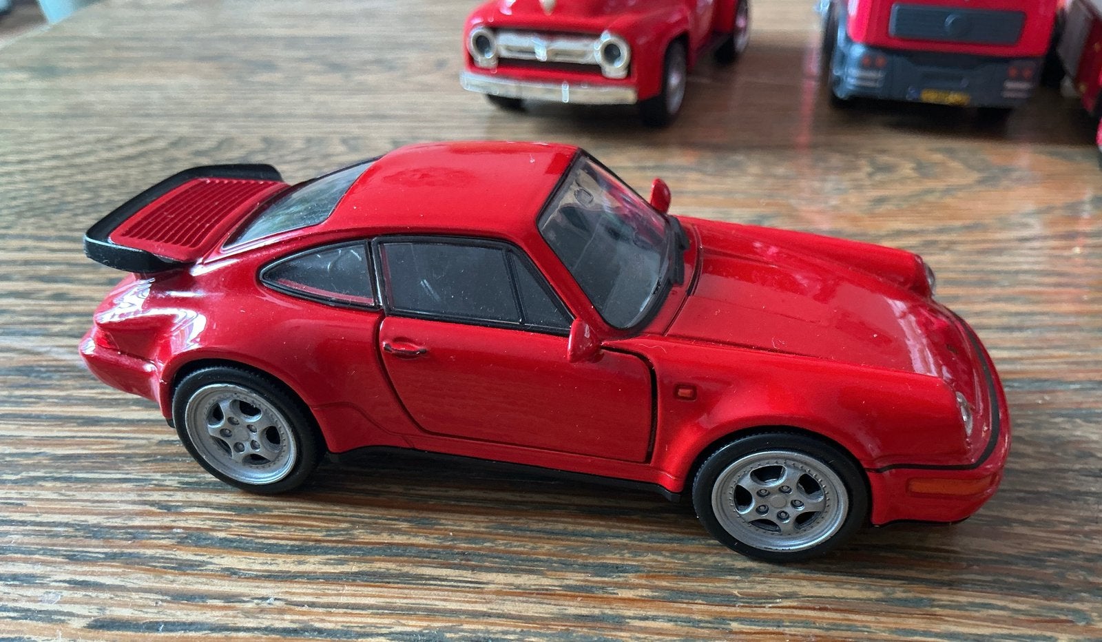 Welly Porsche 911 turbo collectors item 2 deurs kunnen open, Ophalen, Zo goed als nieuw, Auto, Overige merken