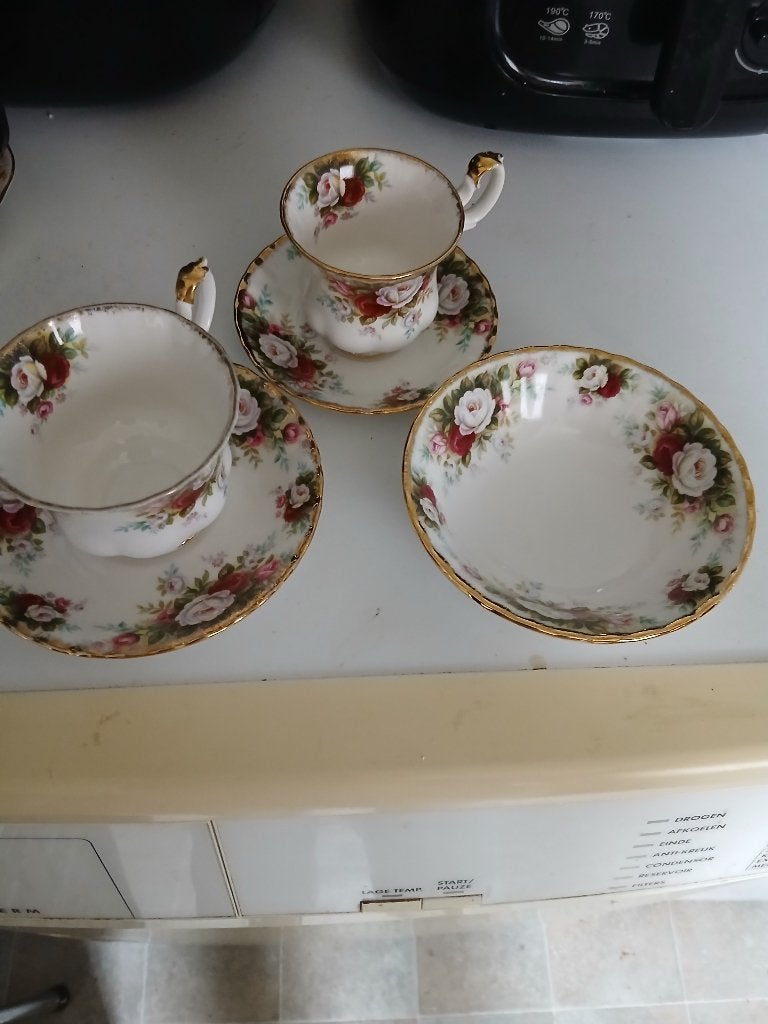 royal albert servies goed celebration, Antiek en Kunst, Antiek | Servies los, Ophalen of Verzenden