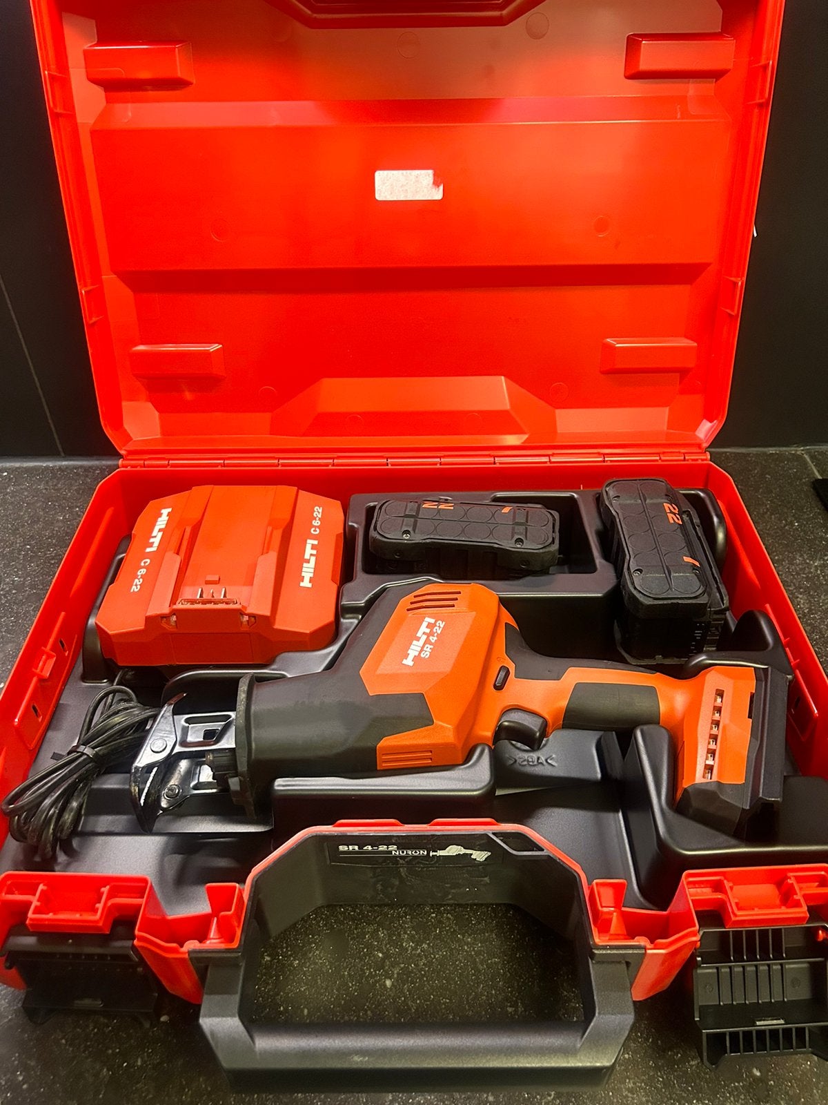 Hilti Nuron SR4-22 reciprozaag, Ophalen of Verzenden, Zo goed als nieuw, Reciprozaag