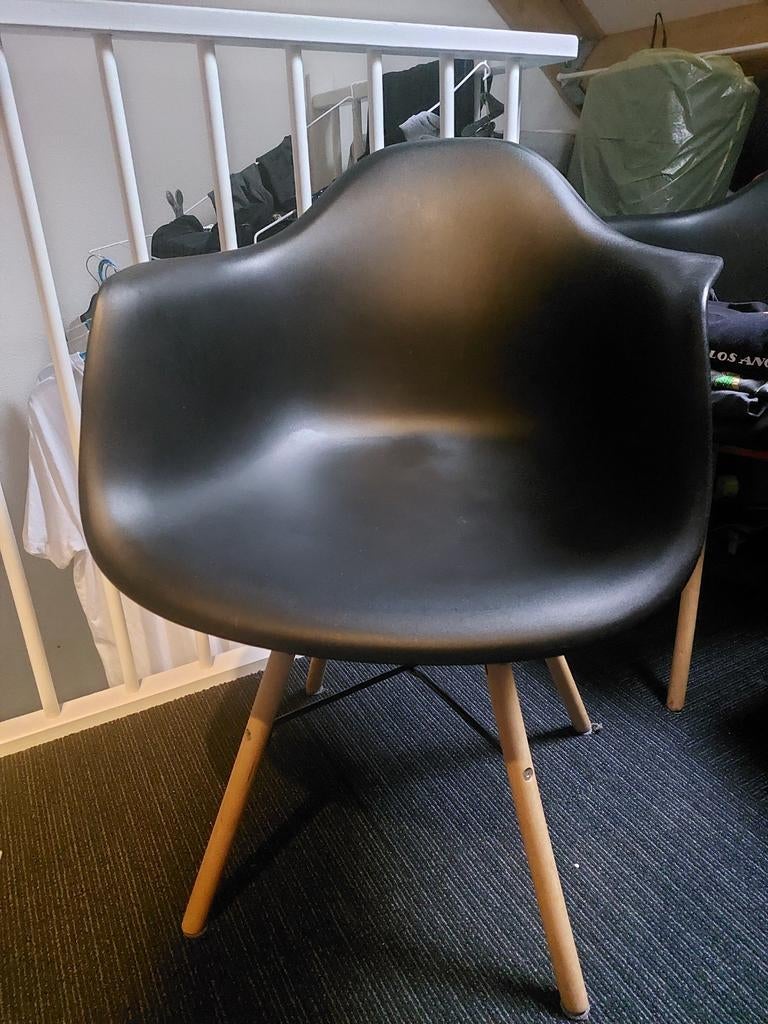 Zwarte kuipstoelen, 4 stuks (Kwantum), Ophalen, Zo goed als nieuw, Zwart, Vier