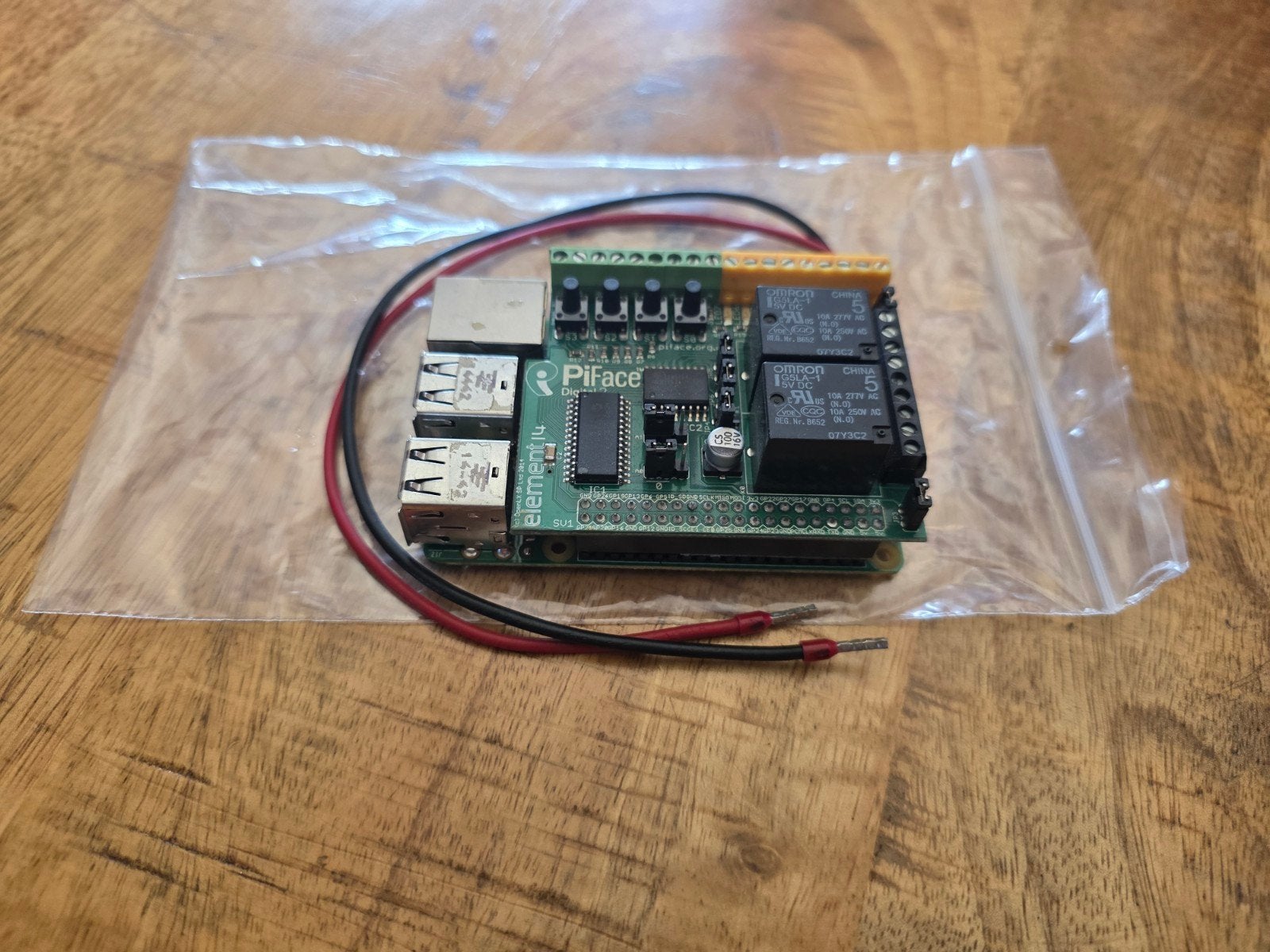 Piface Digital 2 met Raspberry Pi - Zo goed als nieuw, Hobby en Vrije tijd, Elektronica-componenten, Ophalen of Verzenden