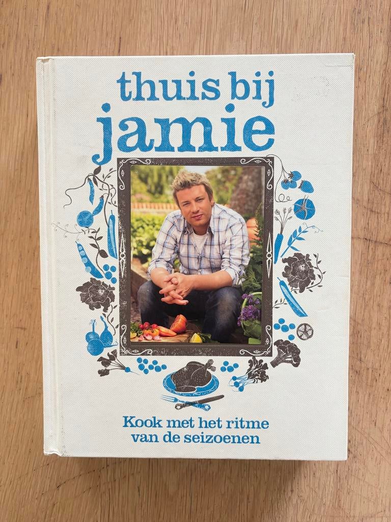 Thuis bij Jamie - Kookboek, Boeken, Kookboeken, Hoofdgerechten, Ophalen of Verzenden, Zo goed als nieuw, Europa