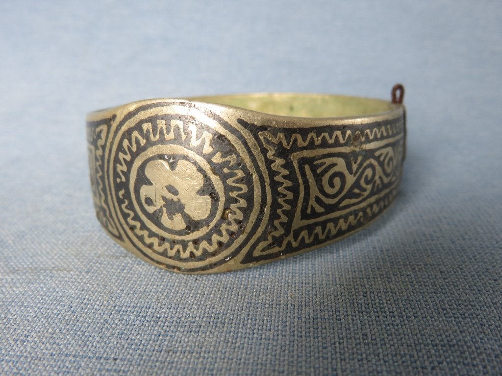 Armband met niello inleg, Himalaya gebergte, 20e eeuw, Ophalen of Verzenden, Gebruikt, Zilver, Overige materialen