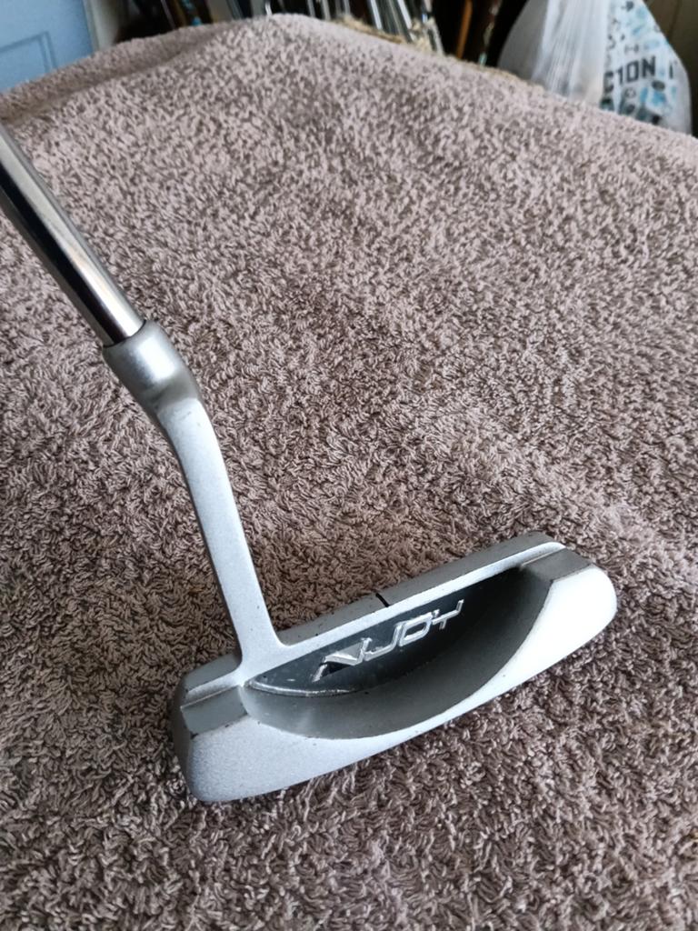 NJOY RIGHTHANDED STEEL SHAFT PUTTER, Sport en Fitness, Ophalen, Club