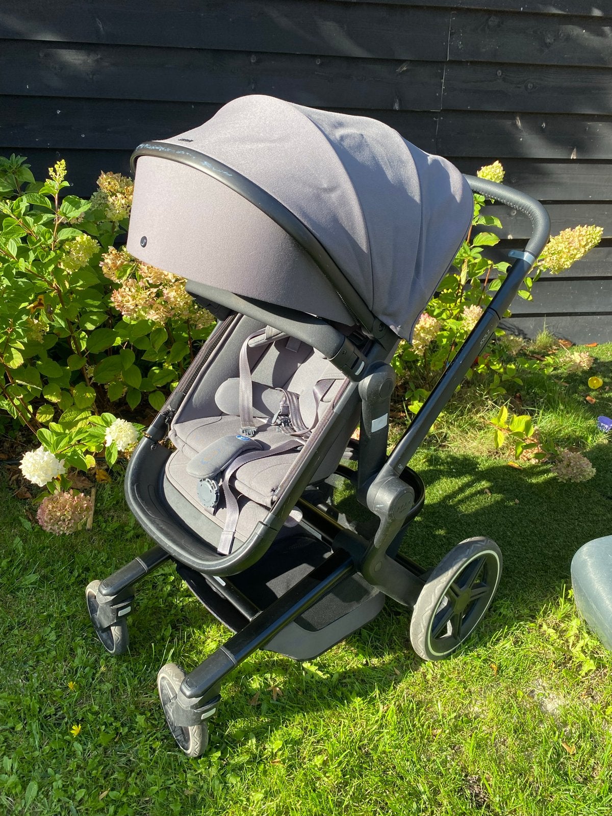 Joolz Day+ kinderwagen - Gorgeous Grey, Kinderen en Baby's, Zo goed als nieuw, Kinderwagen, Overige merken, Verstelbare duwstang