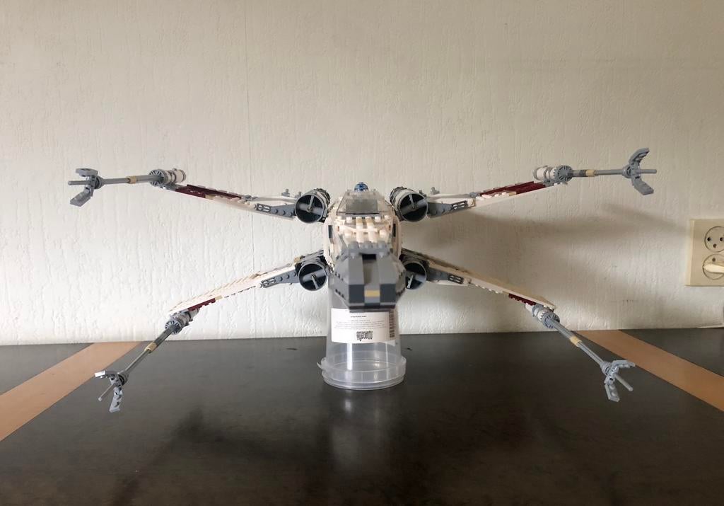 LEGO StarWars 10240UCS RedFive X-wing compleet+doos+stickers, Ophalen of Verzenden, Zo goed als nieuw, Actiefiguurtje