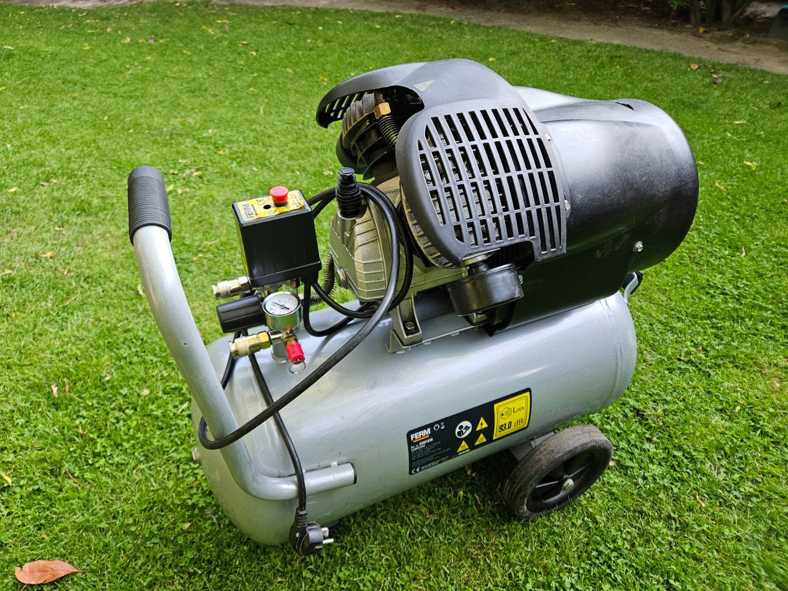 Ferm CRM1039 2 cilinder compressor 230v 50 liter 3pk, Ophalen, Gebruikt, 6 tot 10 bar, 400 tot 800 liter/min