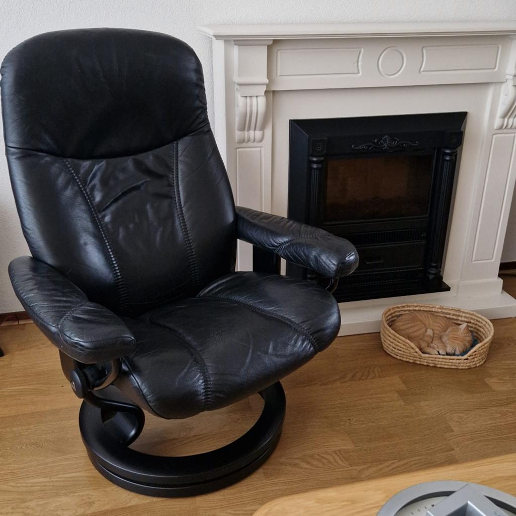 Comfortabele zwarte leren relaxfauteuil met voetenbank, Gebruikt, Modern, Comfort, Ophalen of Verzenden, 75 tot 100 cm