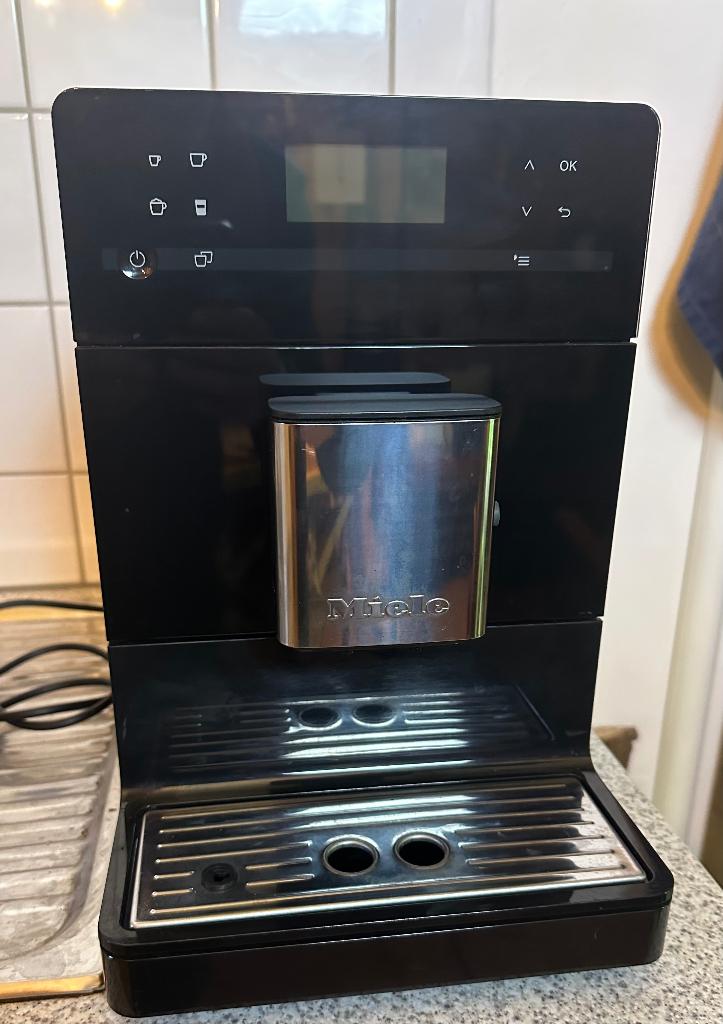 Miele CM5310 koffiebonenmachine, Ophalen, Gebruikt, Koffiemachine, 2 tot 4 kopjes