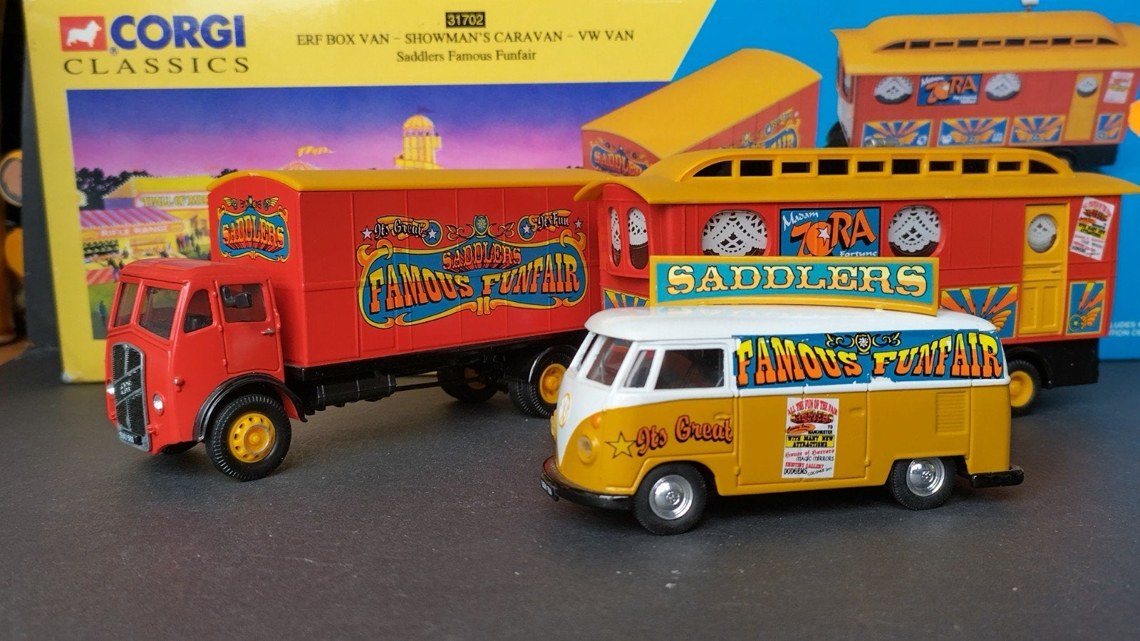 Erf Box Van woonwagen VW T1 Saddlers funfair 1:50 Corgi Pol, Corgi, ., Nieuw, Bus of Vrachtwagen
