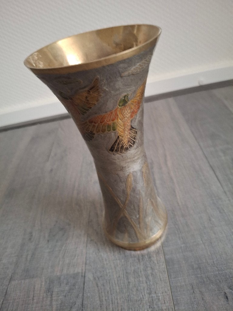 Bronzen vaas, Ophalen