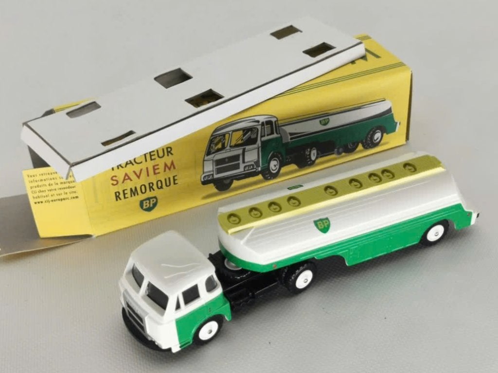 Saviem BP tankwagen schaal 1/43 CIJ Norev ref. 4/71/05, Hobby en Vrije tijd, Verzenden, Nieuw, Bus of Vrachtwagen, Norev
