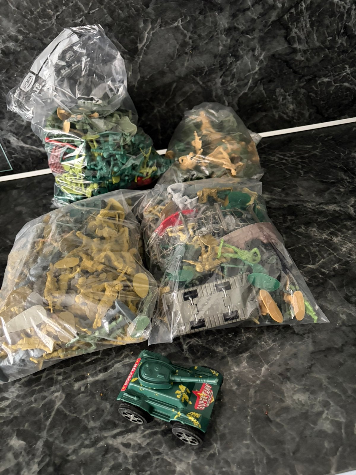 Poppetjes en figuurtjes, Ophalen, Gebruikt