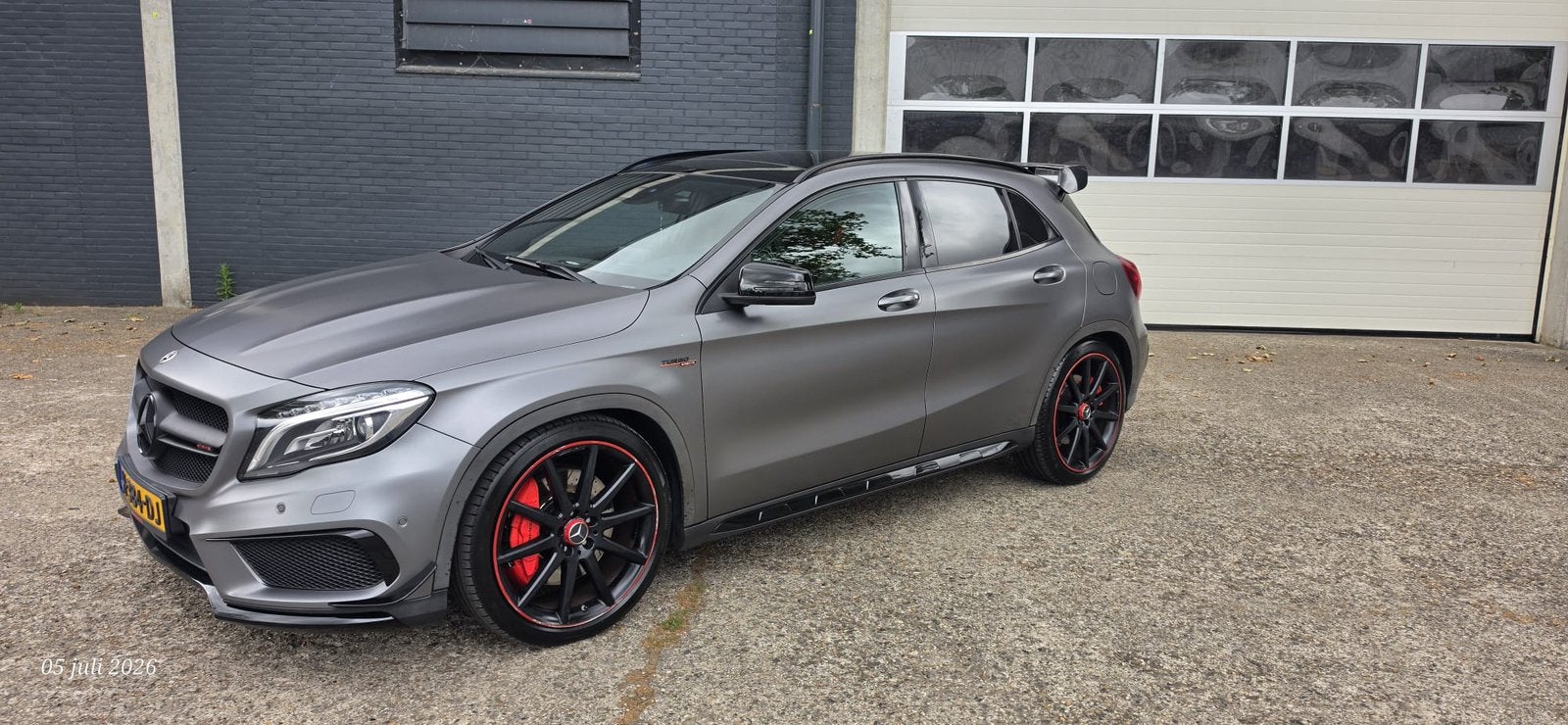 Mercedes-Benz GLA 45 AMG 2.0 265KW 4MATIC 2016 Grijs, Auto's, Mercedes-Benz, Automaat, 4 cilinders, 14 km/l, 1485 kg