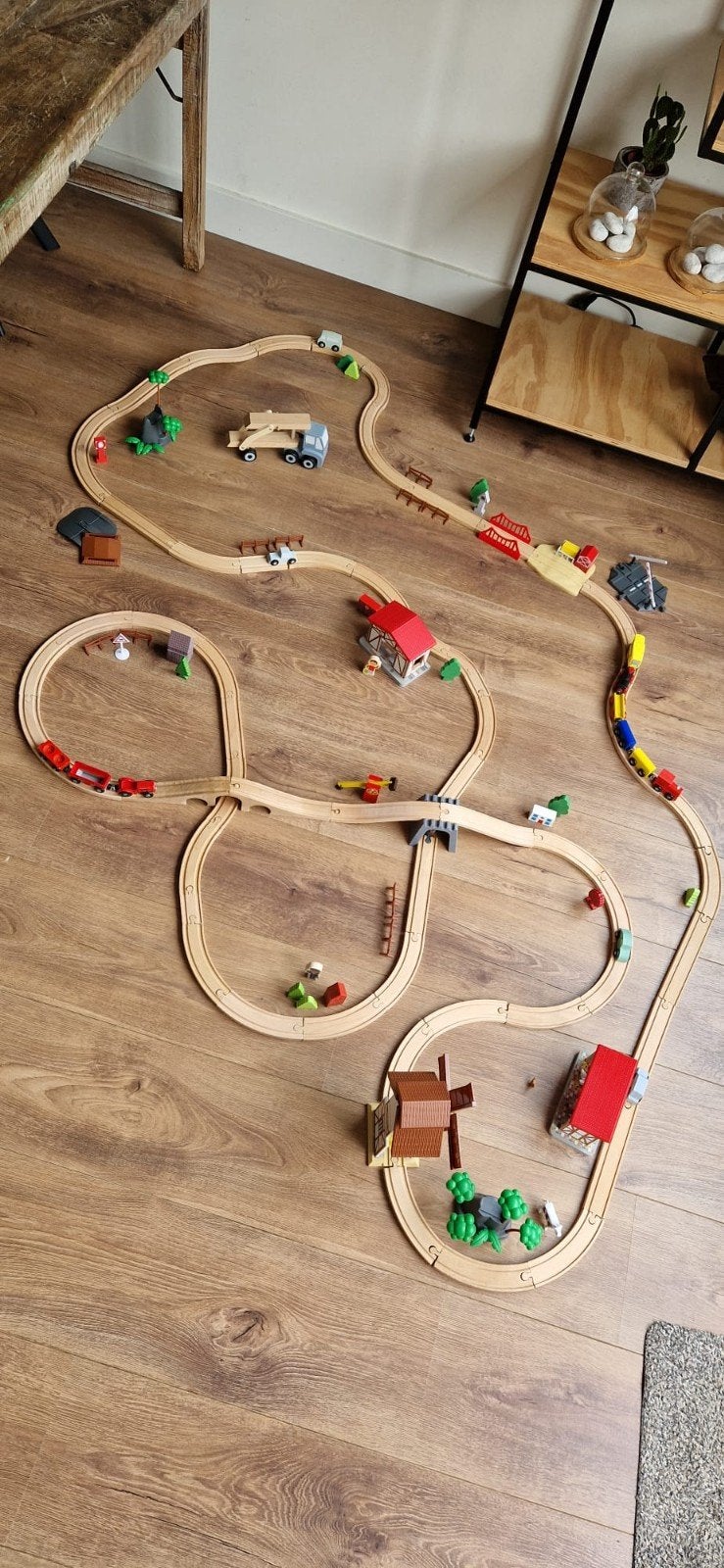 Grote houten treinbaan set met accessoires, Ophalen, Gebruikt