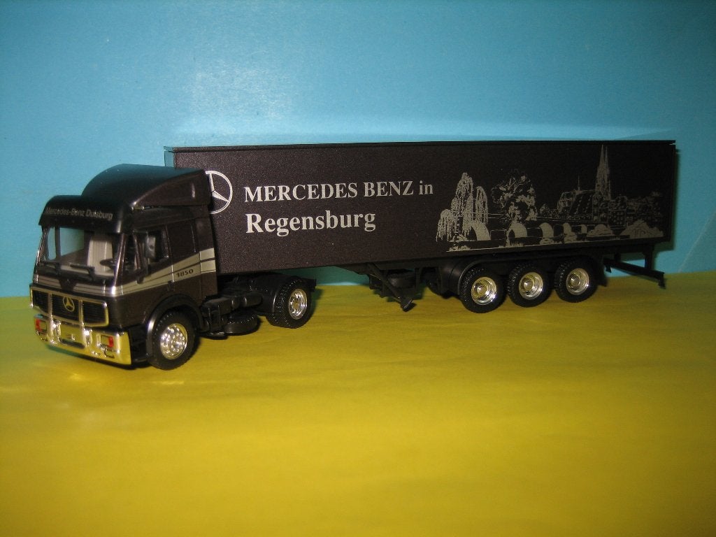 MB-Regenburg  MERCEDES met oplegger  Herpa, Ophalen of Verzenden, Zo goed als nieuw, Bus of Vrachtwagen, Herpa