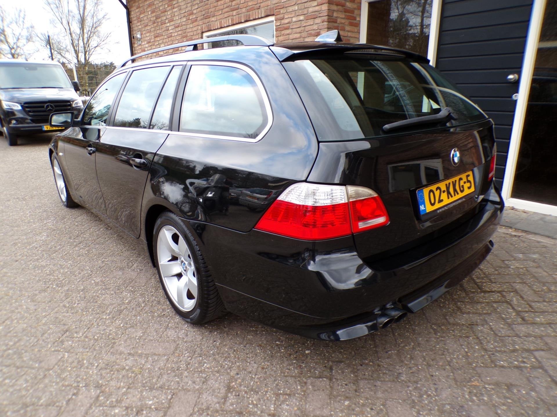 Foto 3 van BMW 5-serie Touring 525i Automaat / Leder / Navi / Head Up