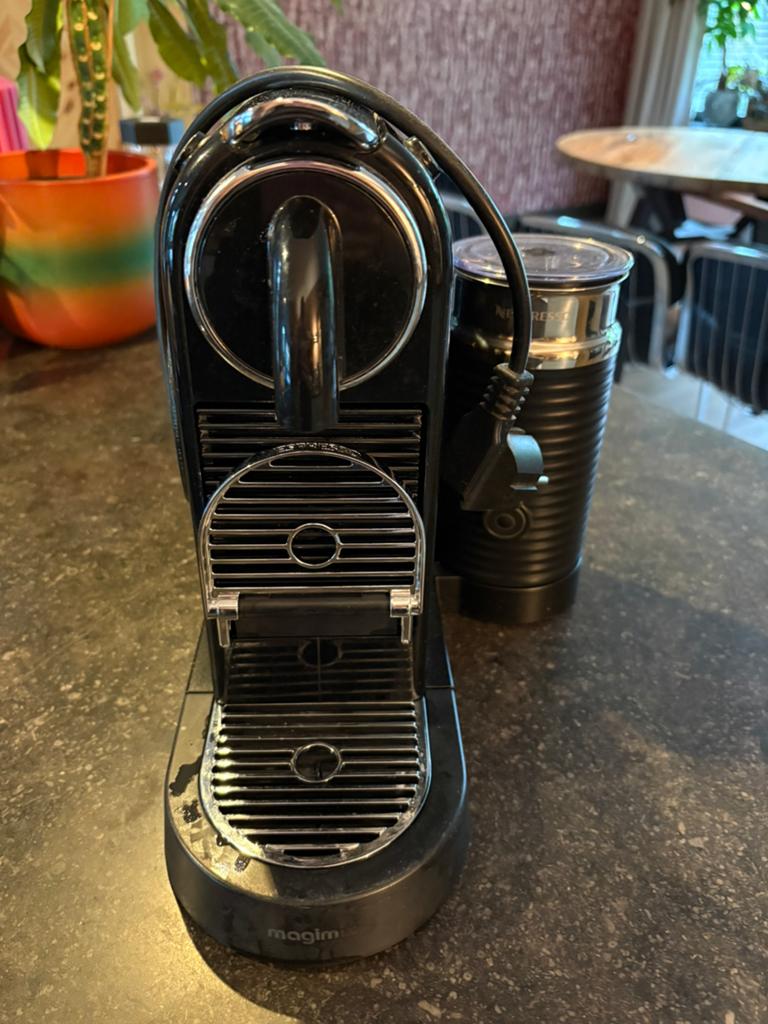 Nepresso defect, Witgoed en Apparatuur, Koffiezetapparaten, Espresso apparaat, Ophalen of Verzenden, Niet werkend, Koffiepads en cups