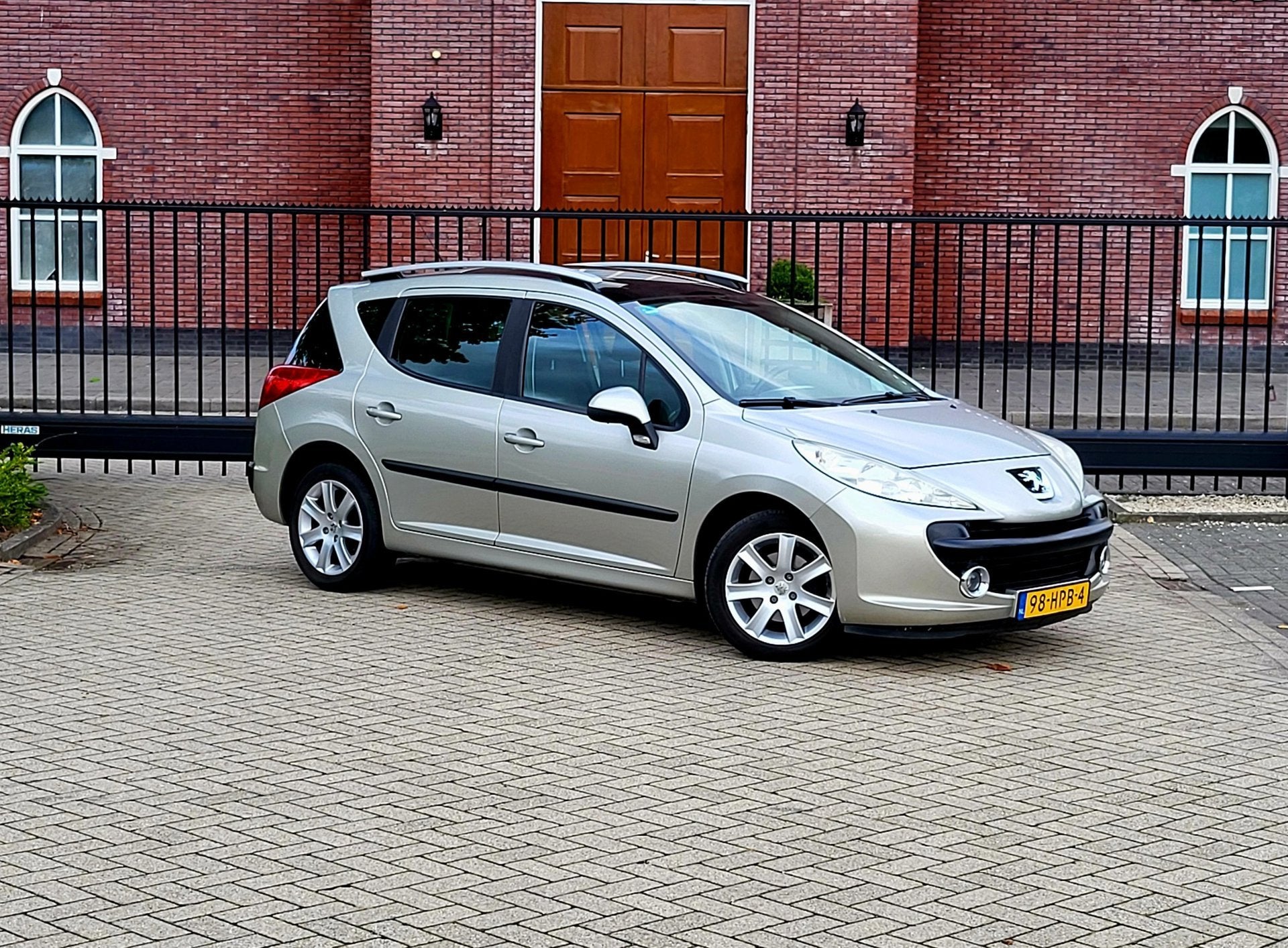 Peugeot 207 SW 1.4 VTi XS / Airco / Panoramadak / Nap / Trek, Gebruikt, Origineel Nederlands, Handgeschakeld, Euro 4