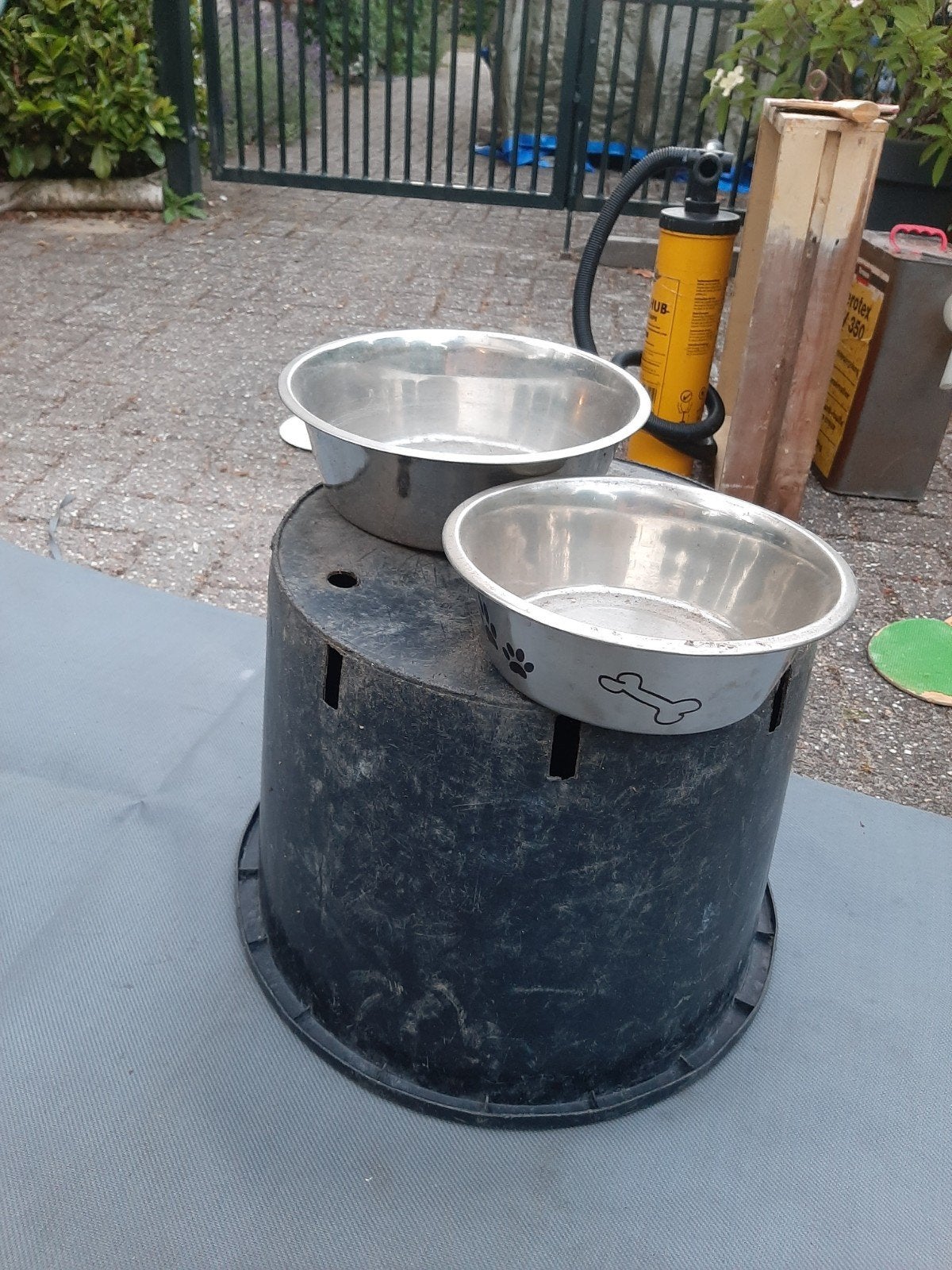 Hondendrinkbak, Ophalen, Gebruikt