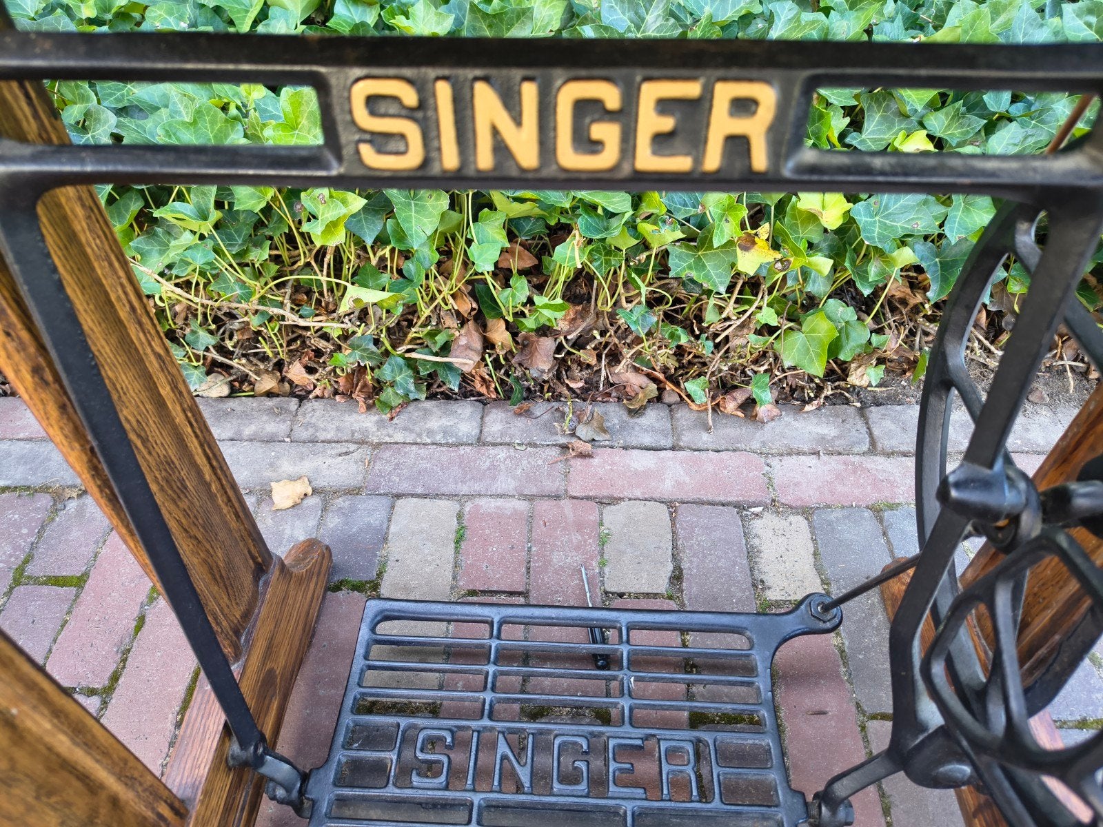 Antieke Singer Naaimachine met Houten Tafel, Ophalen