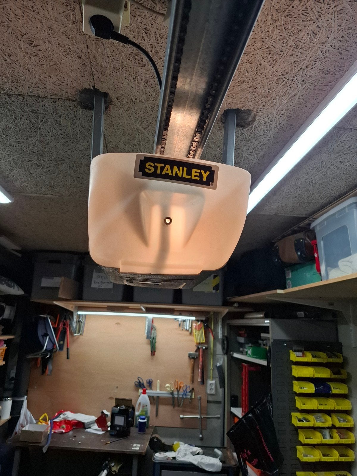 Stanley Garagedeuropener met afstandsbediening, Gebruikt, Garagedeur, Ophalen of Verzenden, 120 cm of meer