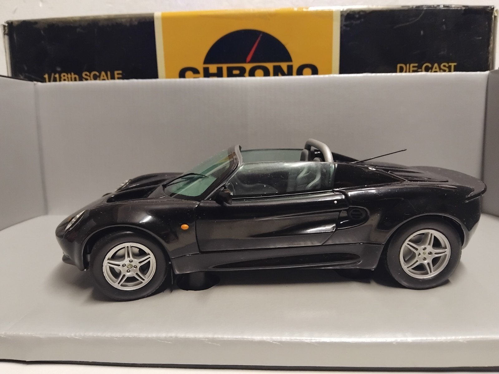 Lotus Elise Roadster black Chrono metal 1:18 KRD, Ophalen of Verzenden, Zo goed als nieuw, Auto, Overige merken