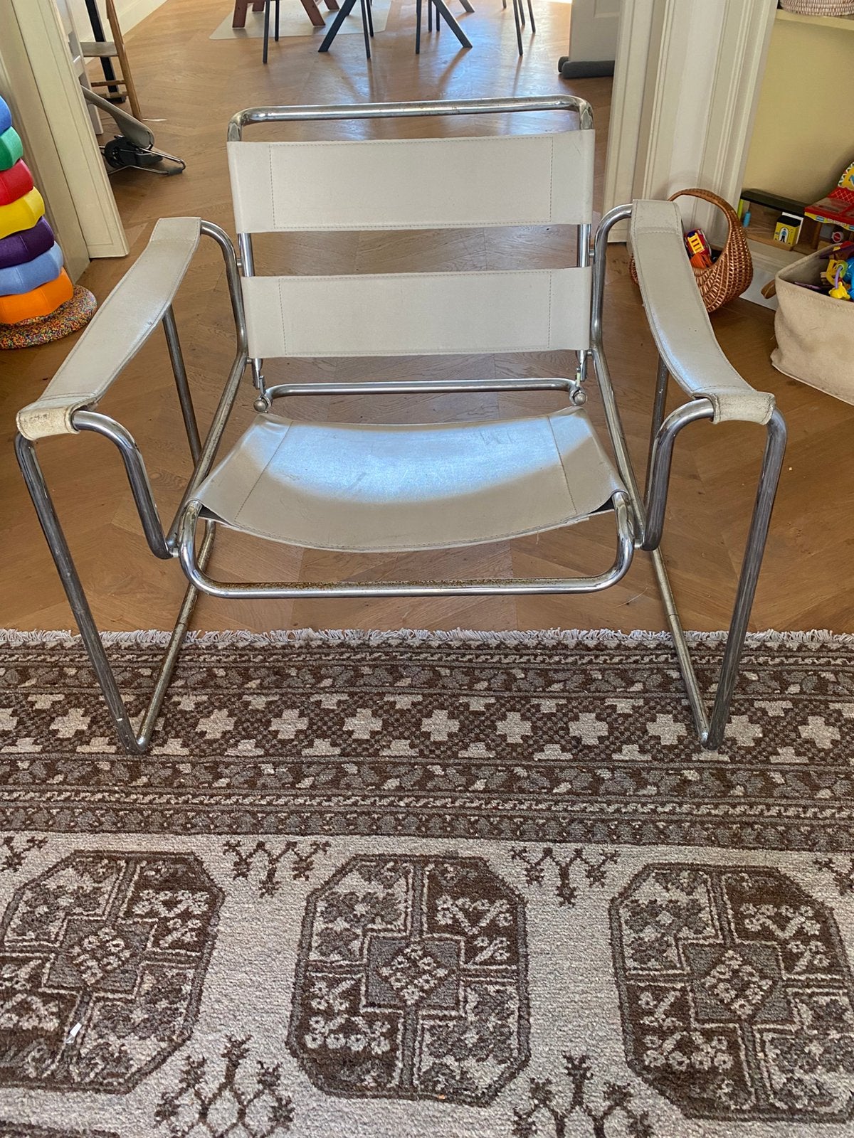 Vintage Bauhaus fauteuil chroom & wit leer, Wassily stijl, Huis en Inrichting, Ophalen, Gebruikt, Leer, 75 tot 100 cm
