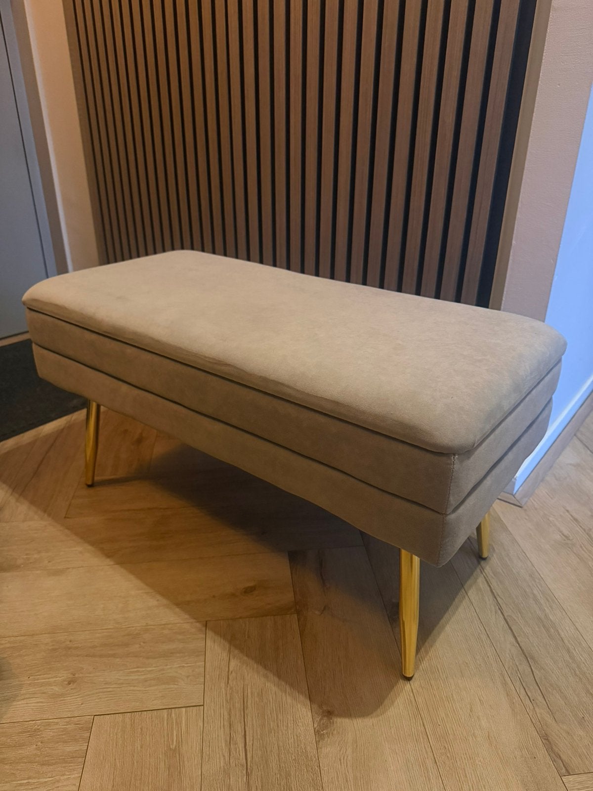 Opberg hocker poef beige japandi gouden pootjes, Ophalen, Zo goed als nieuw