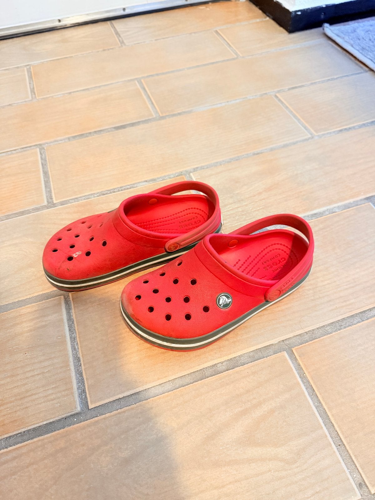Rode Crocs Klompen voor Kinderen maat C13, Ophalen of Verzenden, Gebruikt, Jongen of Meisje