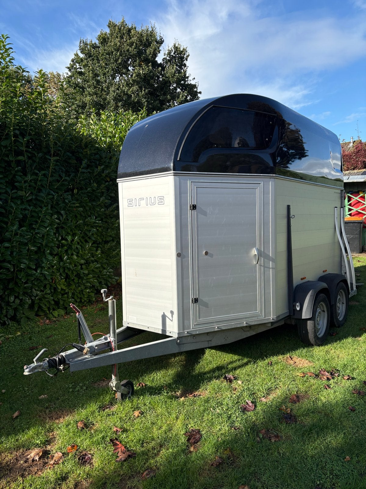 Te koop sirius 2-paards trailer met zadelkamer, Ophalen, Zo goed als nieuw, Aluminium, 2-paards trailer