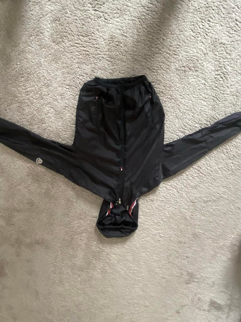 Moncler Windjack Zwart - Zo goed als nieuw, Ophalen of Verzenden, Zo goed als nieuw, Jongen of Meisje, Jas