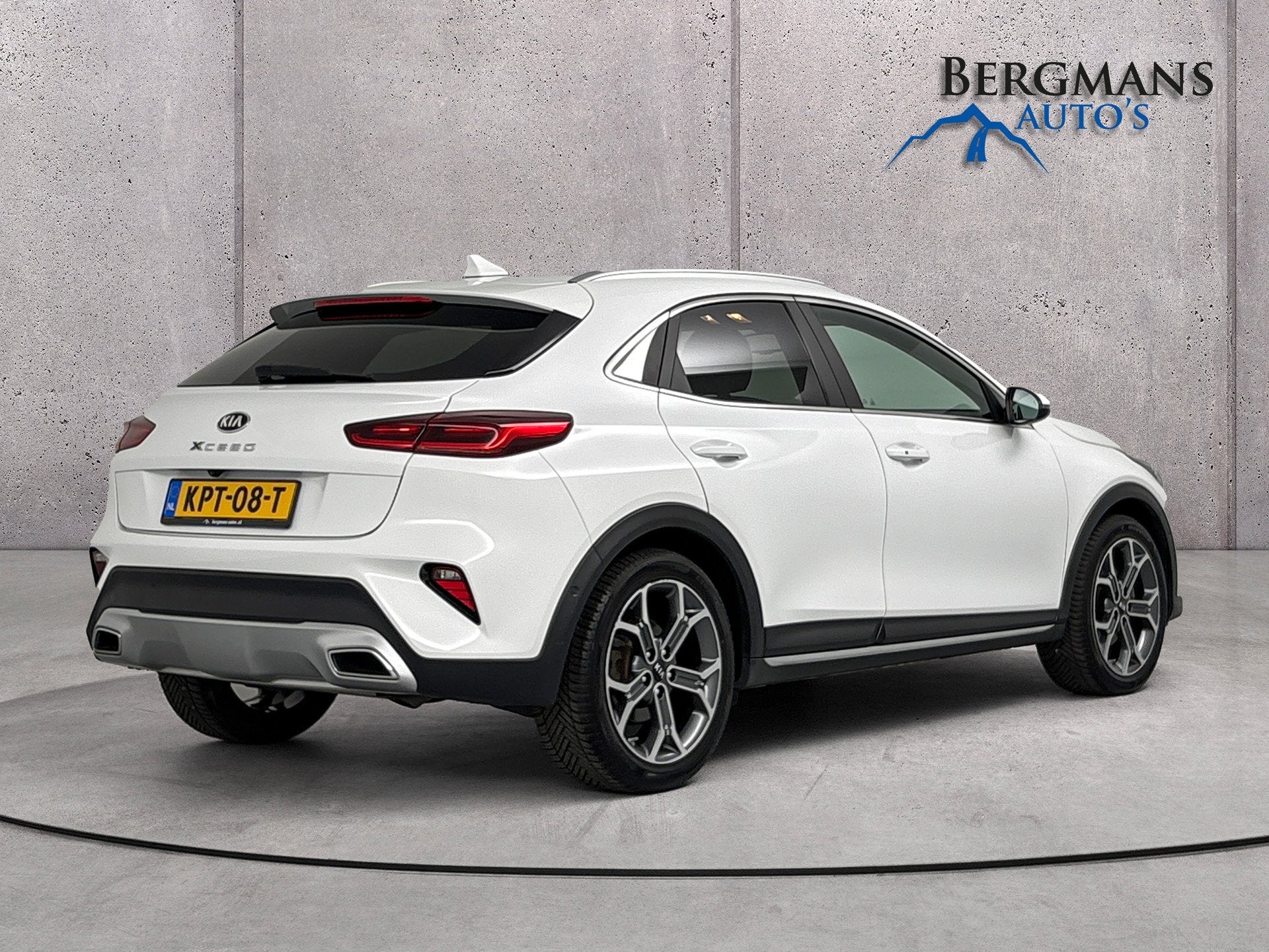 Kia Xceed 1.4 T-GDi DynamicPlusLine // DEALERONDERHOUDEN //, Auto's, XCeed, 4 cilinders, Wit, Bedrijf