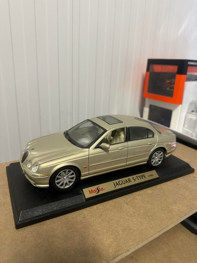 Jaguar s type modelauto 1:18 Maisto, Hobby en Vrije tijd, Modelauto's | 1:18, Ophalen of Verzenden, Zo goed als nieuw, Auto, Maisto