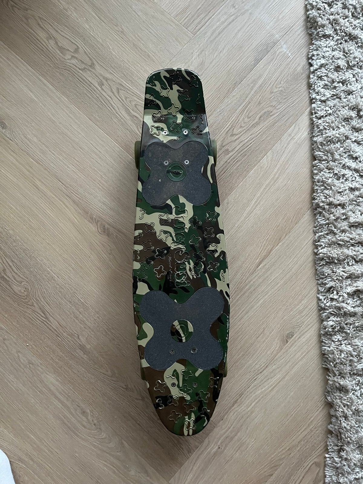 Skateboard met camouflageprint - Zo goed als nieuw, Ophalen of Verzenden, Zo goed als nieuw, Skateboard