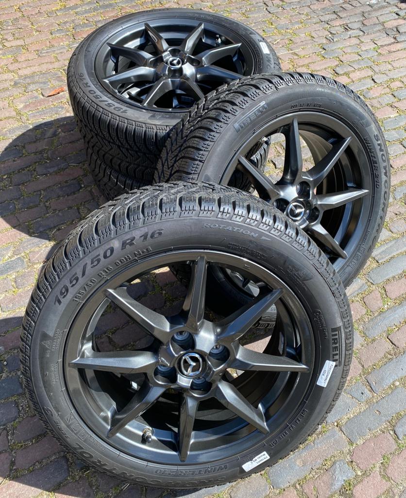 ALS NIEUWE 16” Mazda MX-5 velgen 195/50R16 winterbanden 8mm, Auto-onderdelen, Banden en Velgen, 16 inch, Banden en Velgen, 195 mm