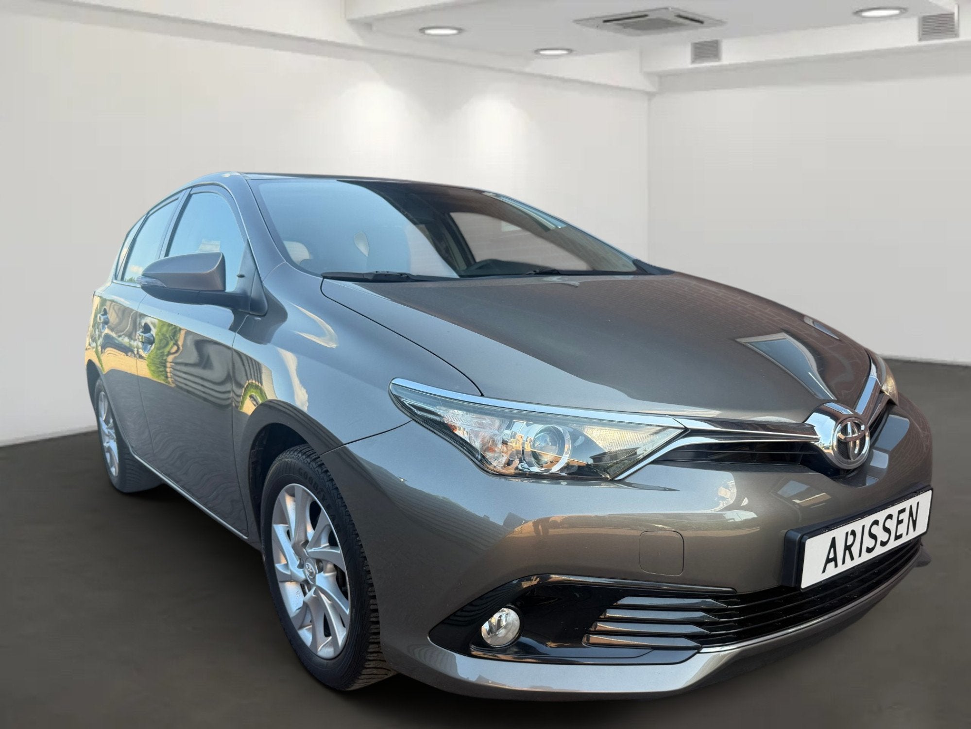 Toyota Auris 1.2T Aspiration Dealeronderhouden, Auto's, Gebruikt, Euro 6, 4 cilinders, 1165 kg