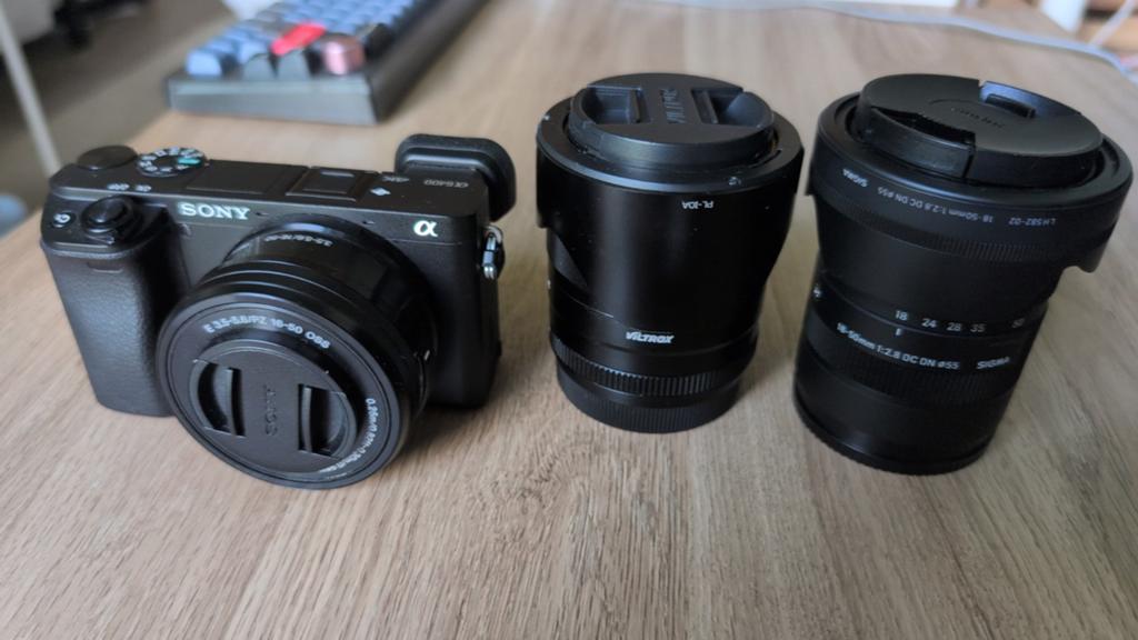 Sony a6400/Viltrox 33mm/Sigma 18-55mm set, Audio, Tv en Foto, Fotocamera's Digitaal, Zo goed als nieuw, Spiegelreflex, Sony, Geen optische zoom