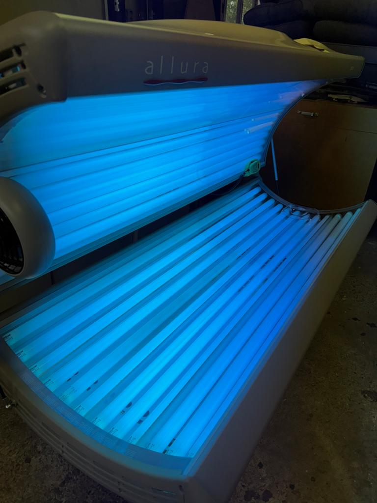 Alisun zonnebank met gezichtsbruiner en ventilator, Witgoed en Apparatuur, Zonnebanken en Gezichtsbruiners, Ophalen of Verzenden