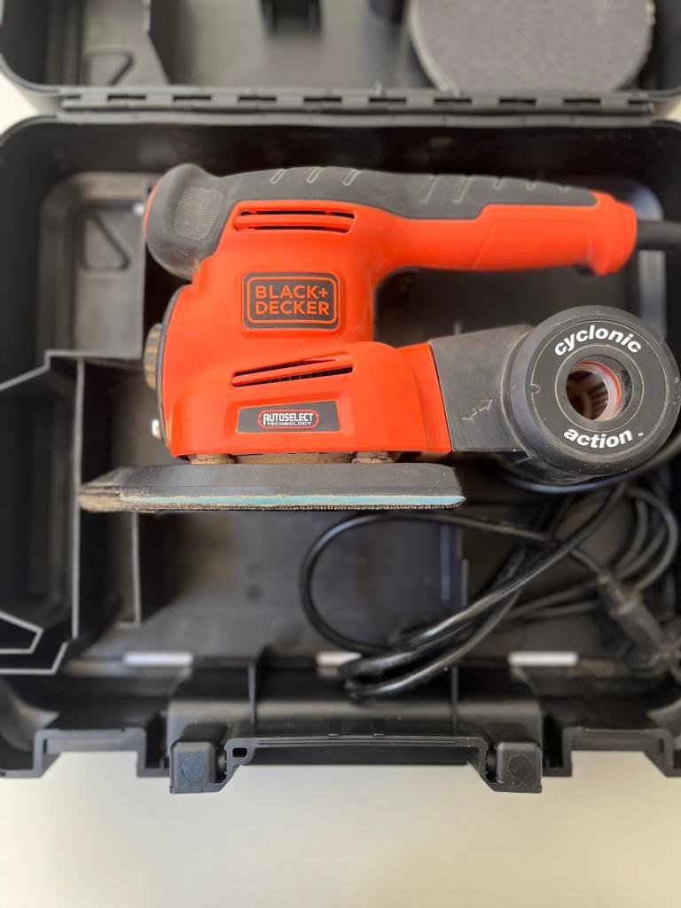 Schuurmachine Black + Decker met stofopvangbak, Doe-het-zelf en Verbouw, Gereedschap | Schuurmachines, Ophalen of Verzenden, Zo goed als nieuw