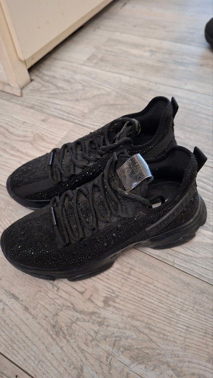 sneakers mt 41 NIEUW en zgan, Ophalen of Verzenden, Zo goed als nieuw, Wit, Sneakers of Gympen