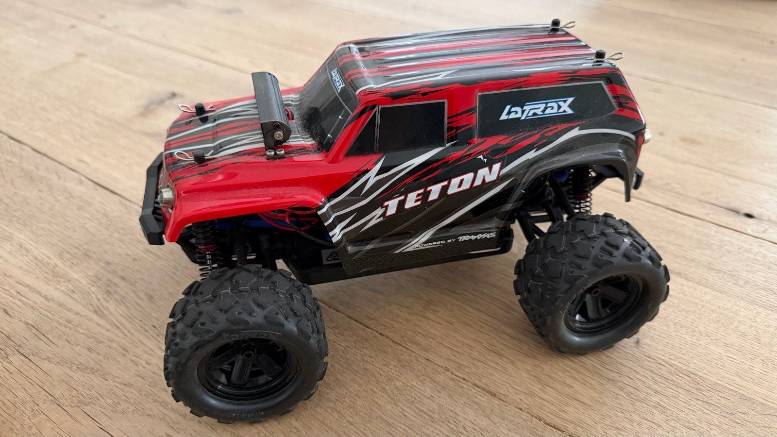 LaTrax Teton RC auto LED-bar en verlichting, defecte accu, Hobby en Vrije tijd, Modelbouw | Radiografisch | Auto's, Gebruikt, Auto offroad