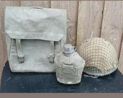 Militaria Set: Helm, Rugzak en Veldlfles, Ophalen of Verzenden