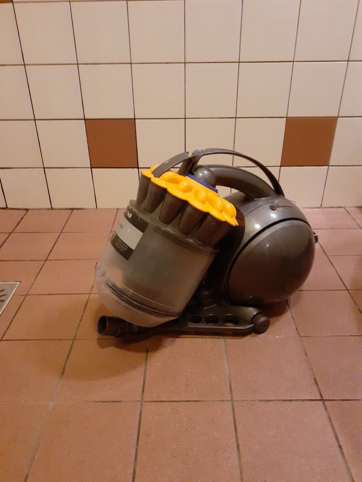 te koop zeer goed onderhouden Dyson stofzuiger, Witgoed en Apparatuur, Stofzuigers, Ophalen of Verzenden, Zo goed als nieuw