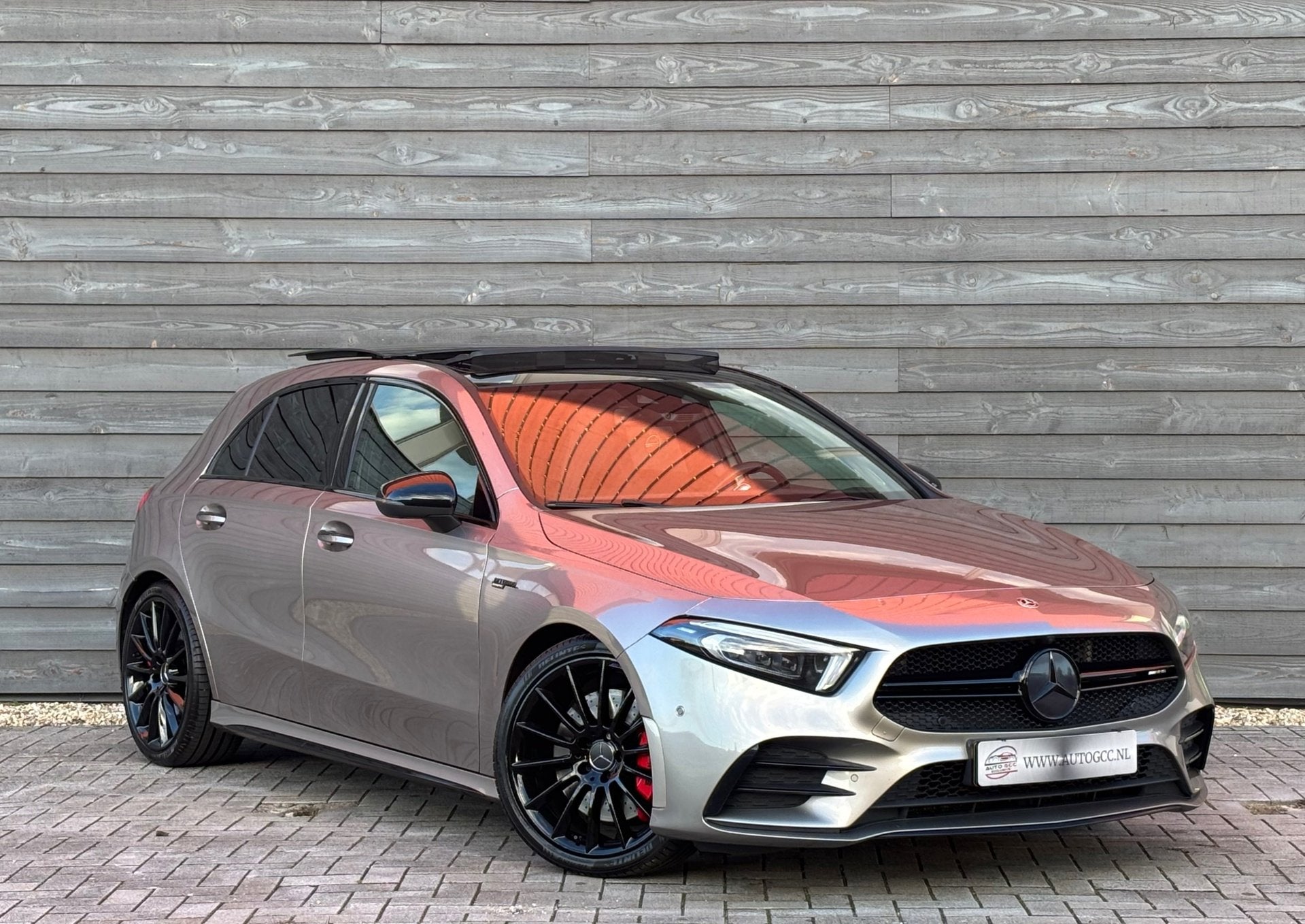 Mercedes-Benz A-klasse AMG 35 4MATIC EDITION 1 PANO HUD MEMO, Auto's, Automaat, Dealer onderhouden, 4 cilinders, Verwarmde buitenspiegels