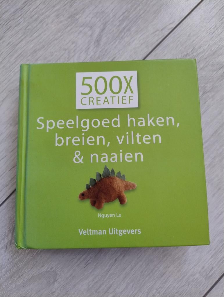 Le Nguyen - Speelgoed haken, breien, vilten en naaien, Boeken, Breien en Haken, Ophalen of Verzenden, Zo goed als nieuw, Le Nguyen