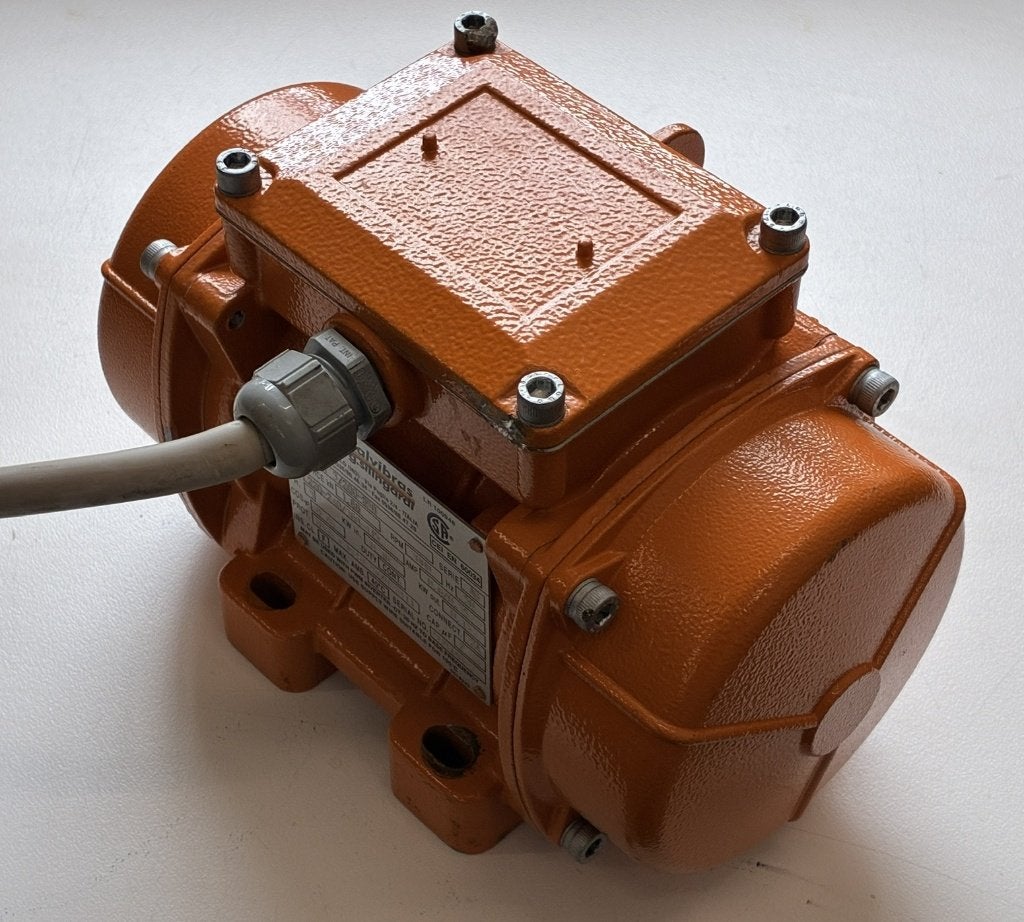 Italvibras MVSI 3/00-S90 trilmotor, 220/380 volt. 2 stuks, Ophalen of Verzenden, Zo goed als nieuw, Elektromotor, 1800 rpm of meer