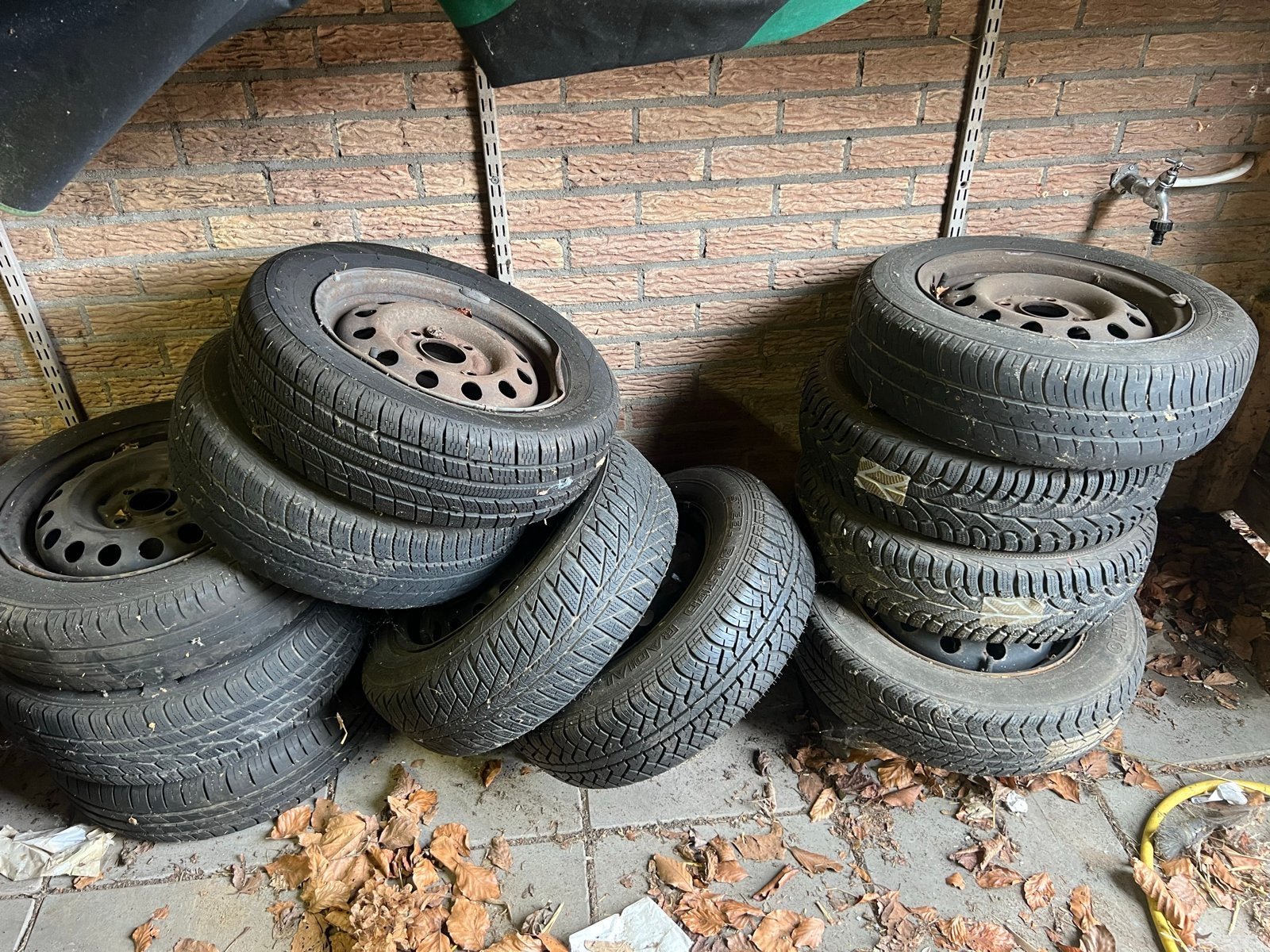 Gebruikte banden met stalen velgen, Auto-onderdelen, Banden en Velgen, Ophalen, Gebruikt, 15 inch, Banden en Velgen