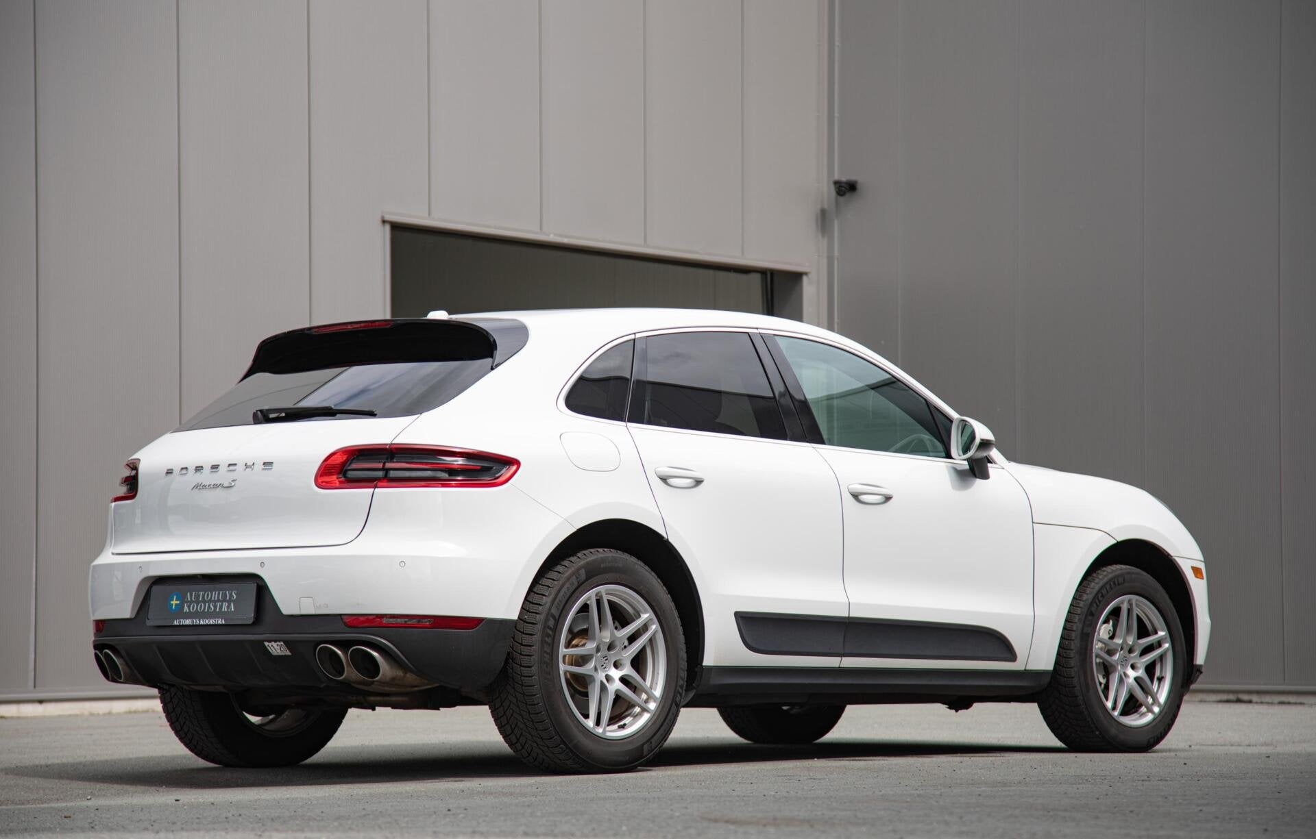 Porsche Macan 3.0 S |AWD|Panorama|Ventilatie|Sportstoelen, Automaat, Gebruikt, 2000 kg, Bedrijf
