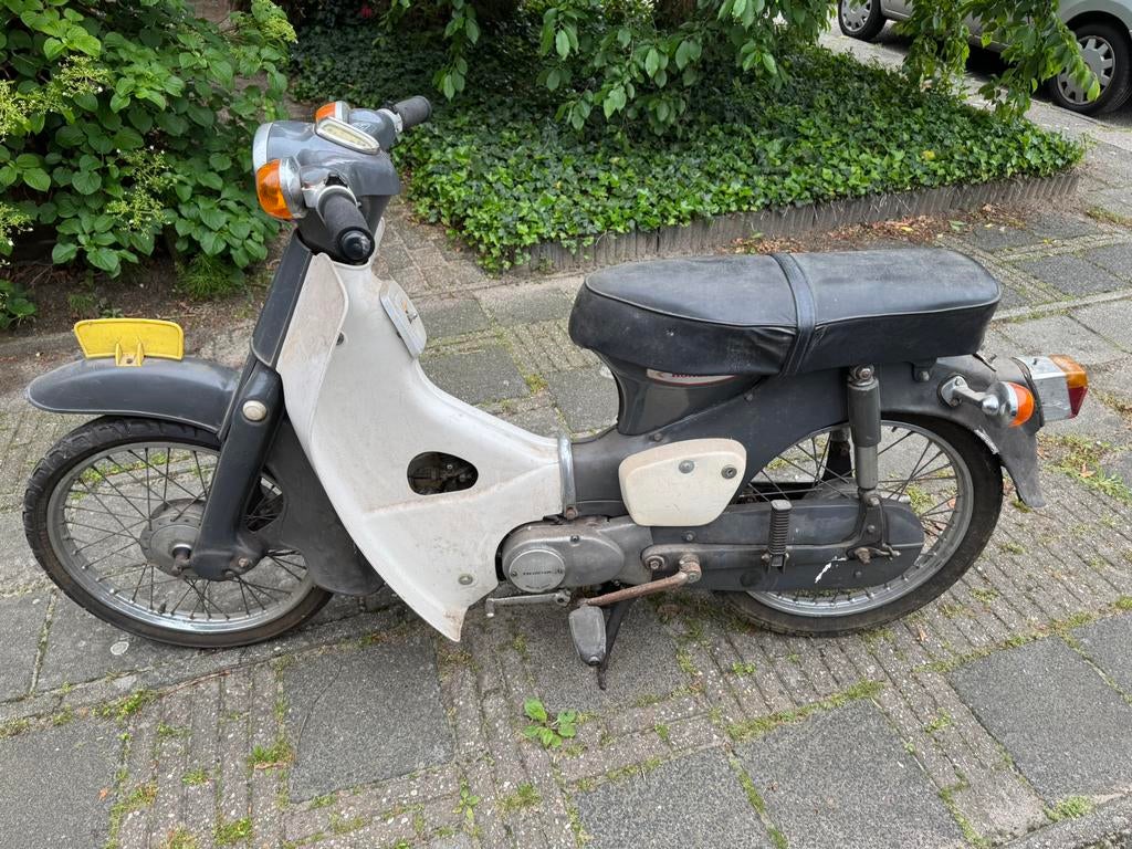 Honda C50, 1969, Fietsen en Brommers, Maximaal 45 km/u, 49 cc, 3 versnellingen, Ophalen